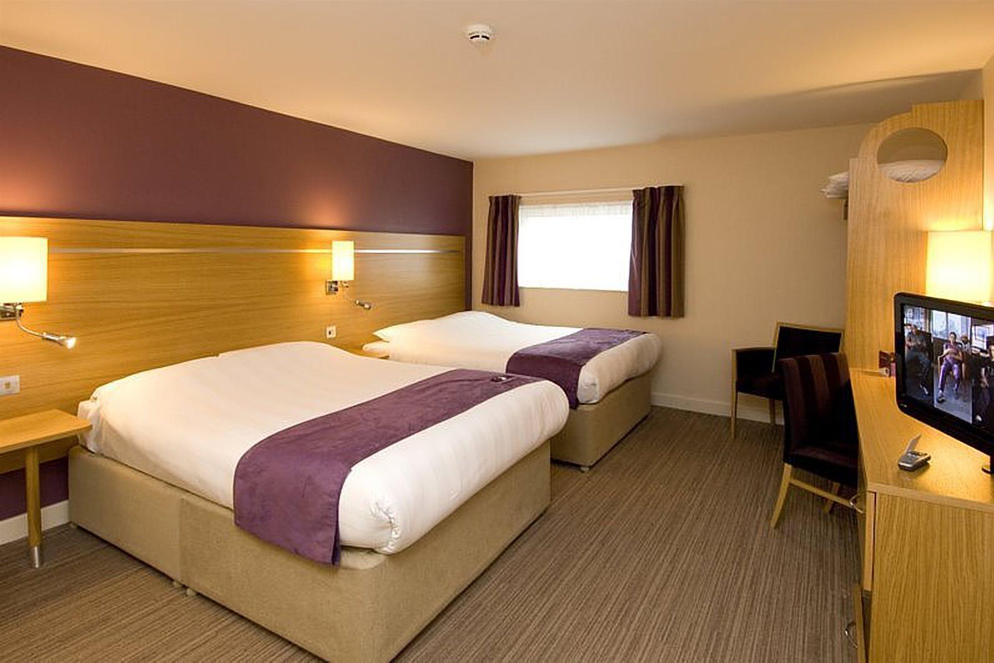 هييل Premier Inn Manchester Airport Runger Lane North المظهر الخارجي الصورة