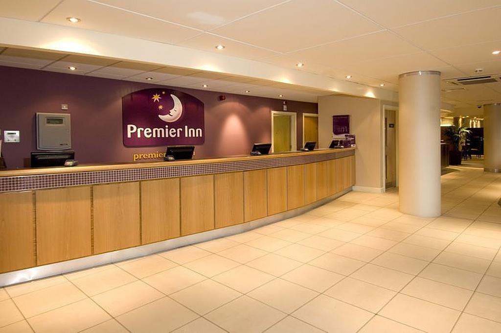 Premier Inn Manchester Airport Runger Lane North هييل المظهر الخارجي الصورة
