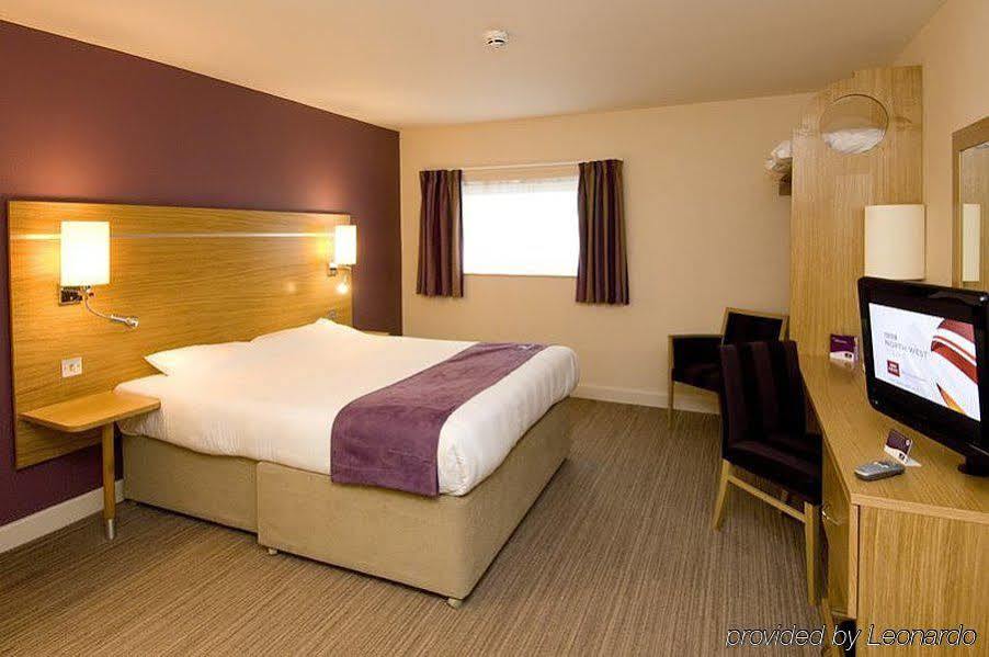 هييل Premier Inn Manchester Airport Runger Lane North المظهر الخارجي الصورة